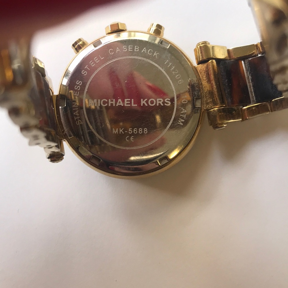 Michael Kors Park Tortoise Shell Watch - Picture 4 of 6